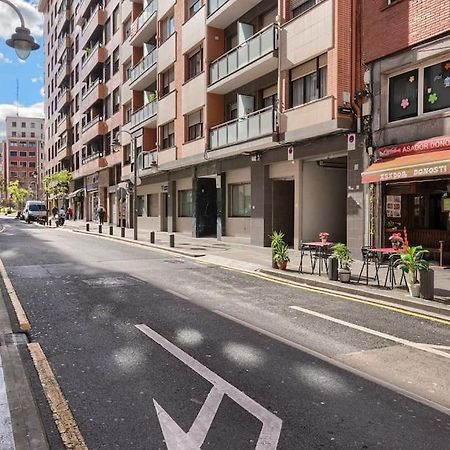 San Mames Football & Parking Bilbao Eksteriør billede