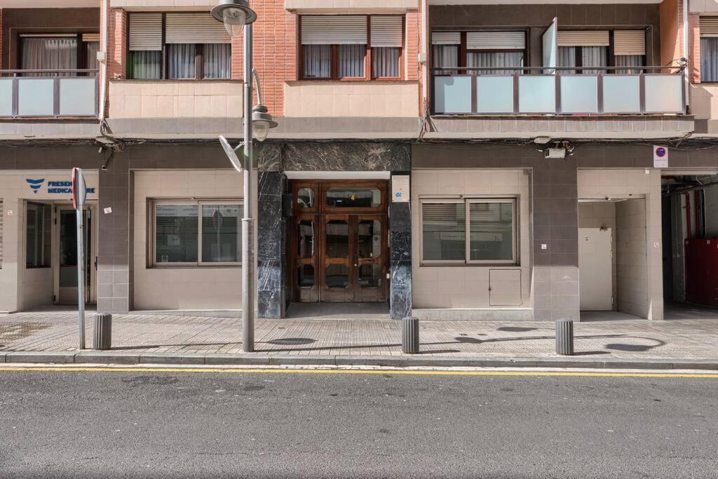 San Mames Football & Parking Bilbao Eksteriør billede